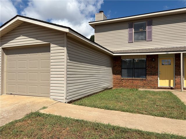 3424 W Harvard Street, Fayetteville, AR 72704