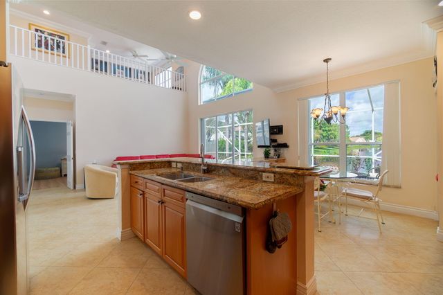 6005 Newport Village Way, Lake Worth, FL 33463