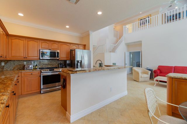 6005 Newport Village Way, Lake Worth, FL 33463