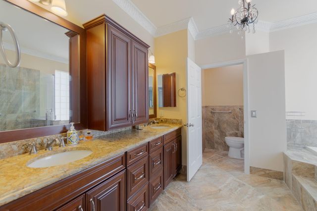 6005 Newport Village Way, Lake Worth, FL 33463