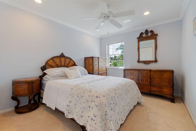 6005 Newport Village Way, Lake Worth, FL 33463