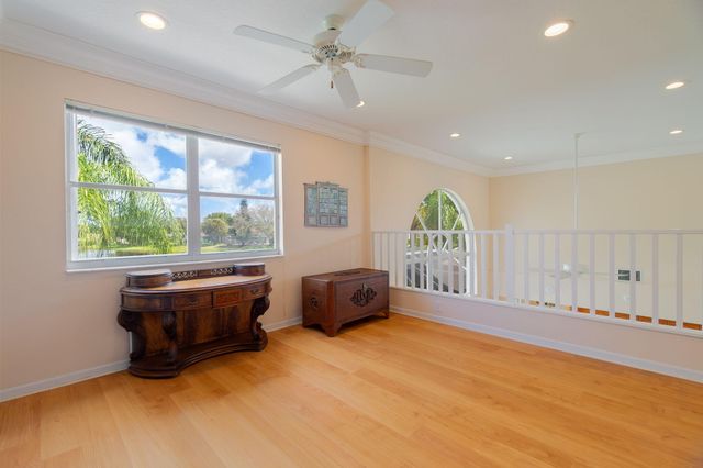 6005 Newport Village Way, Lake Worth, FL 33463