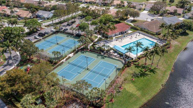 6005 Newport Village Way, Lake Worth, FL 33463