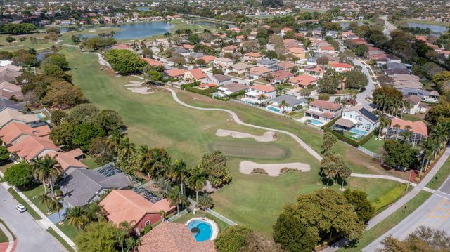 6005 Newport Village Way, Lake Worth, FL 33463