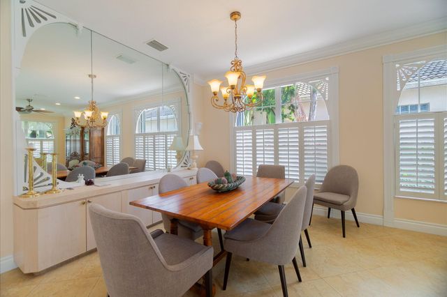 6005 Newport Village Way, Lake Worth, FL 33463