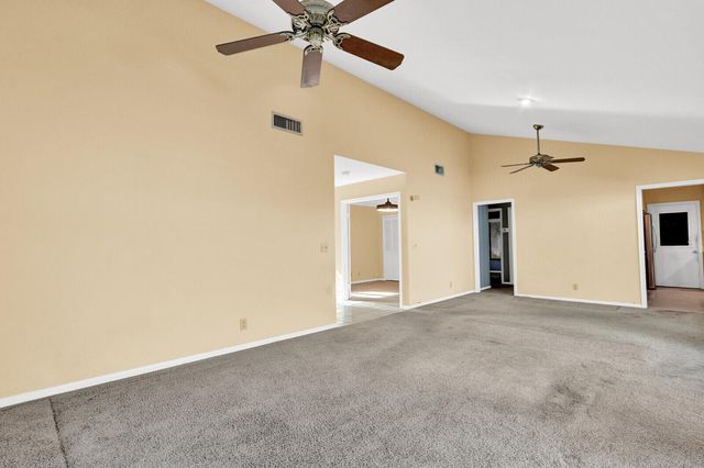 13 Ironwood Way N, Palm Beach Gardens, FL 33418