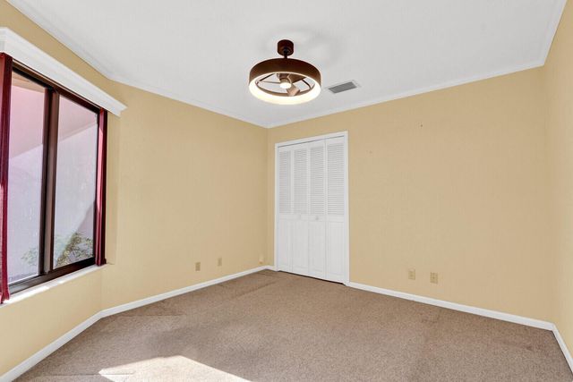 13 Ironwood Way N, Palm Beach Gardens, FL 33418