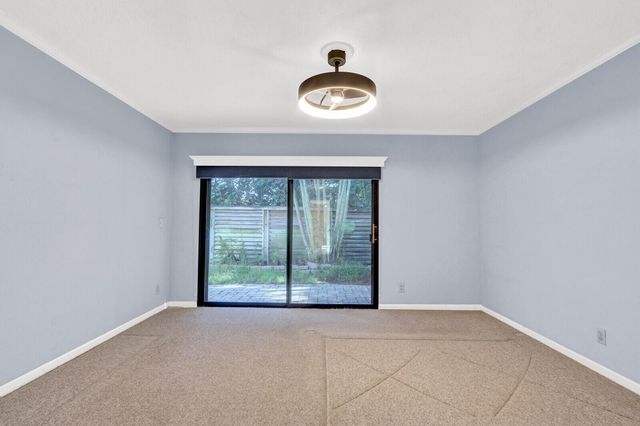 13 Ironwood Way N, Palm Beach Gardens, FL 33418