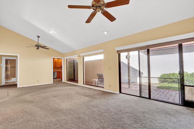 13 Ironwood Way N, Palm Beach Gardens, FL 33418