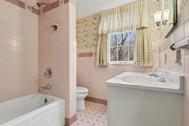 53 W Minges Road, Battle Creek City, MI 49015