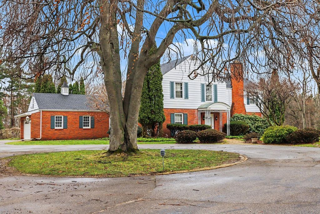 53 W Minges Road, Battle Creek City, MI 49015