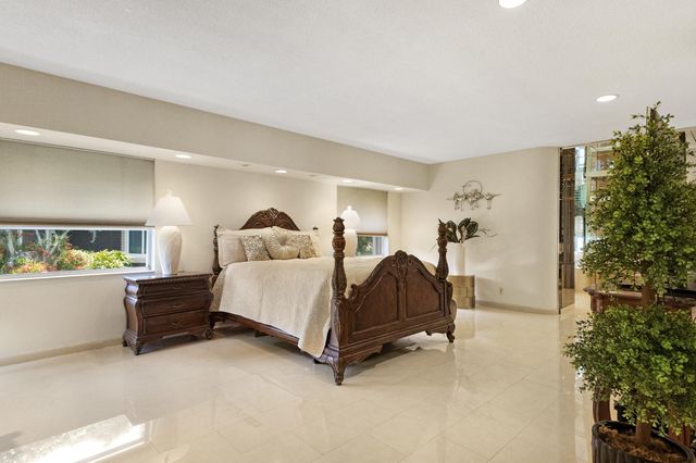 6201 Royal Poinciana Lane, Tamarac, FL 33319