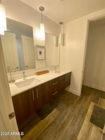 7300 E EARLL Drive 2006, Scottsdale, AZ 85251