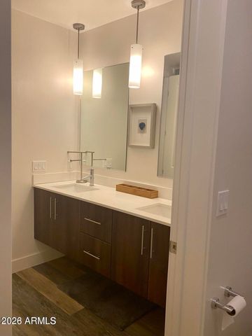 7300 E EARLL Drive 2006, Scottsdale, AZ 85251