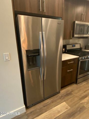 7300 E EARLL Drive 2006, Scottsdale, AZ 85251