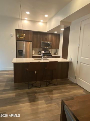 7300 E EARLL Drive 2006, Scottsdale, AZ 85251