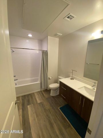 7300 E EARLL Drive 2006, Scottsdale, AZ 85251