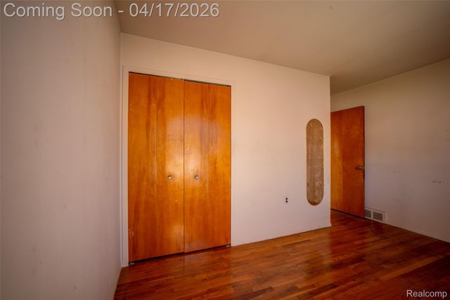 29889 Brown Court, Garden City, MI 48135