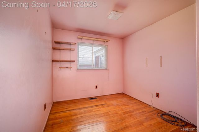 29889 Brown Court, Garden City, MI 48135
