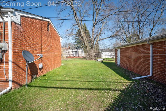 29889 Brown Court, Garden City, MI 48135