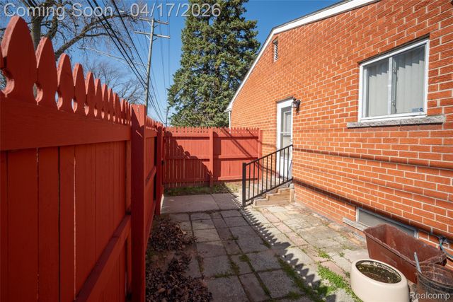 29889 Brown Court, Garden City, MI 48135