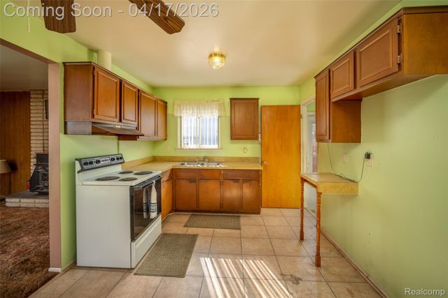 29889 Brown Court, Garden City, MI 48135