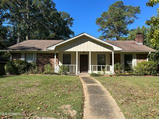 910 S College Street, Brandon, MS 39042