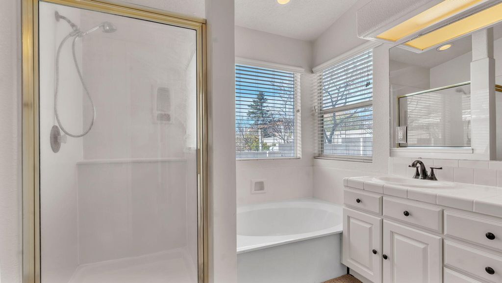 Image 29 of property listing at 11519 Kings Canyon Road SE, Albuquerque, NM 87123