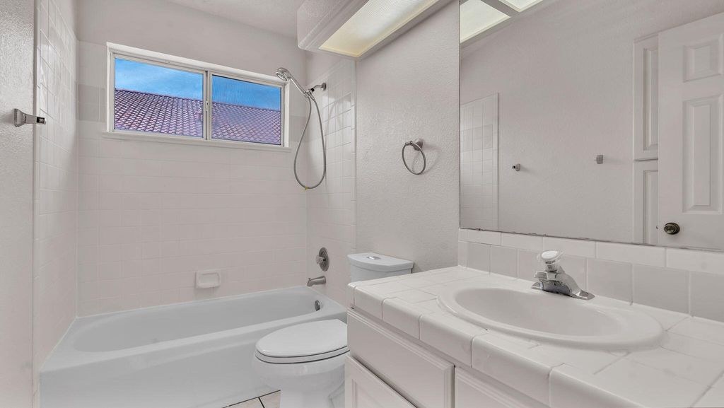 Image 35 of property listing at 11519 Kings Canyon Road SE, Albuquerque, NM 87123