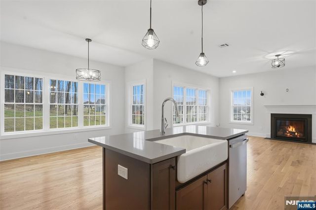 16 McDonald Court, New Windsor, NY 12553