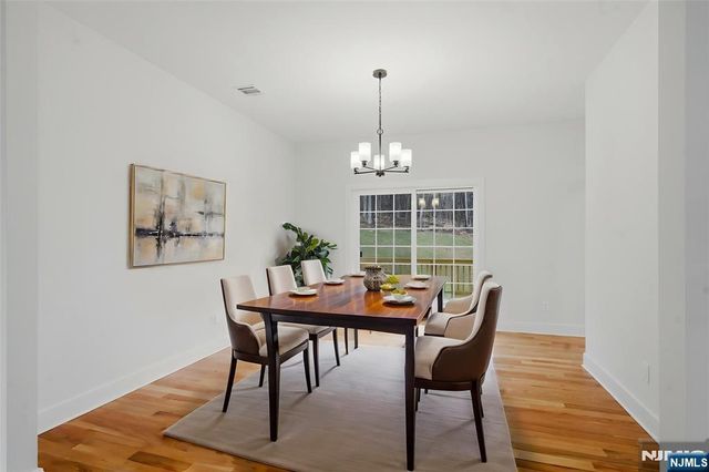 16 McDonald Court, New Windsor, NY 12553