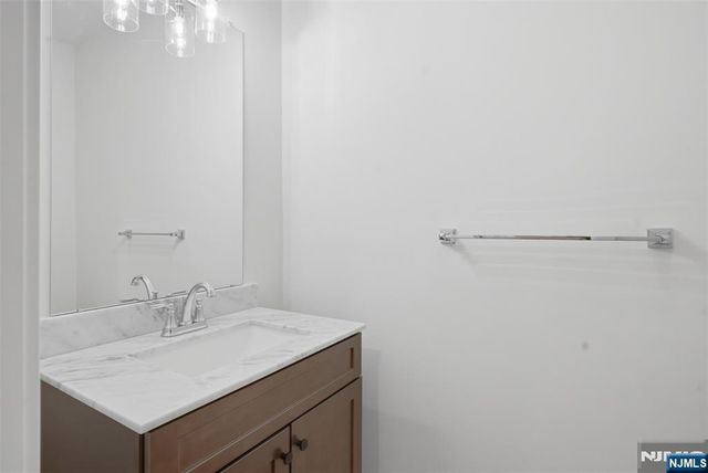 16 McDonald Court, New Windsor, NY 12553