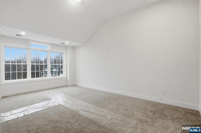 16 McDonald Court, New Windsor, NY 12553