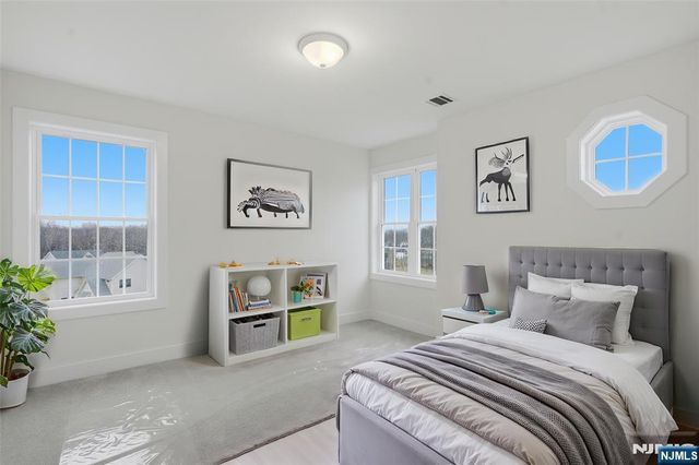 16 McDonald Court, New Windsor, NY 12553