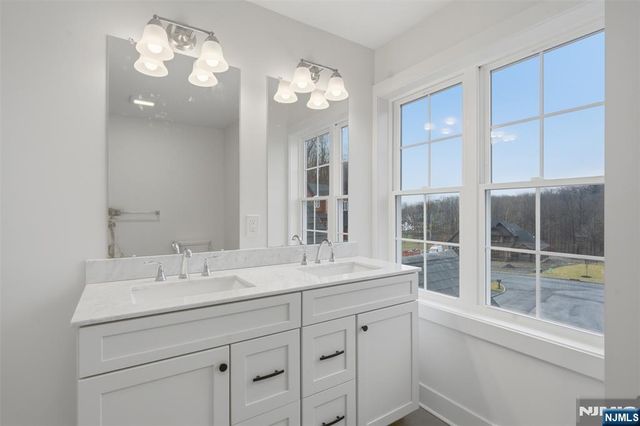 16 McDonald Court, New Windsor, NY 12553