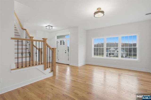 16 McDonald Court, New Windsor, NY 12553