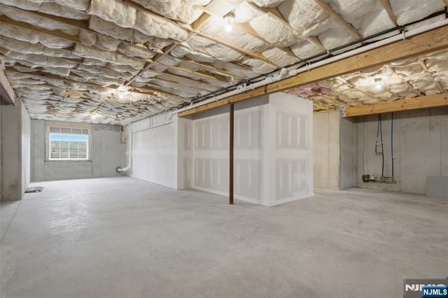 16 McDonald Court, New Windsor, NY 12553