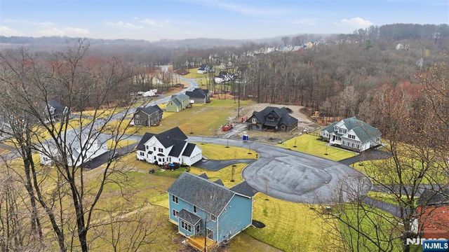 16 McDonald Court, New Windsor, NY 12553