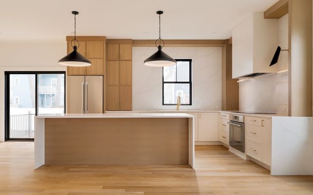 21 South Waverly 21, Boston, MA 02135