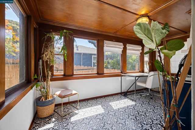 6366 Sunnymere Ave, Oakland, CA 94605