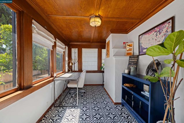 6366 Sunnymere Ave, Oakland, CA 94605