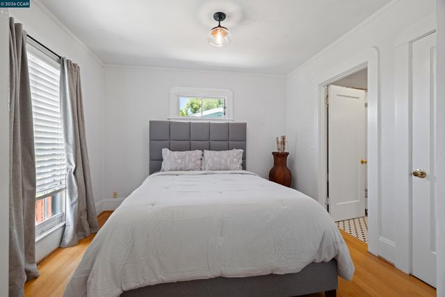 6366 Sunnymere Ave, Oakland, CA 94605