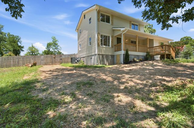 550 Central Ave, White Bluff, TN 37187