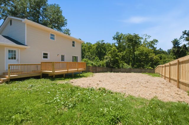 550 Central Ave, White Bluff, TN 37187
