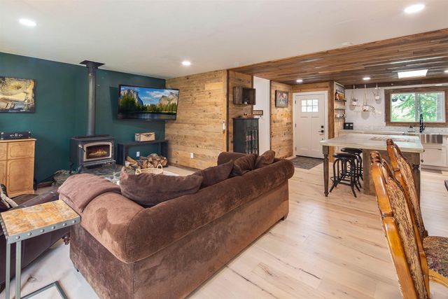 12874 Green Valley Cir, Groveland, CA 95321