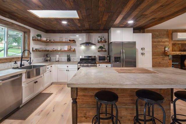 12874 Green Valley Cir, Groveland, CA 95321