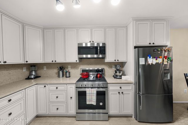 471 Hawthorne Place, Morganville, NJ 07751