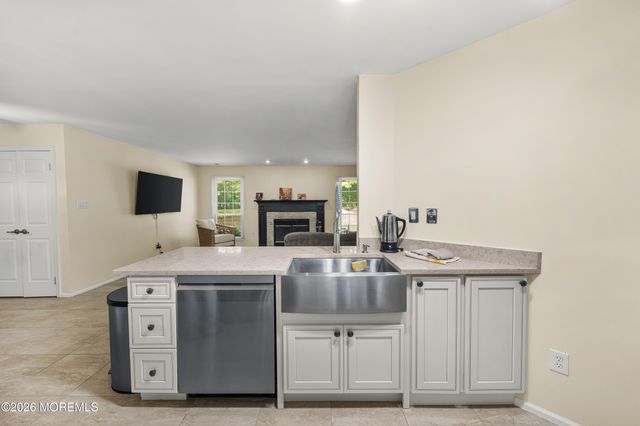471 Hawthorne Place, Morganville, NJ 07751