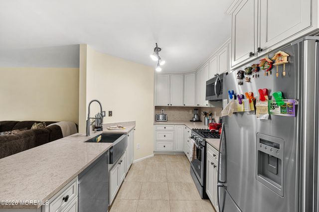 471 Hawthorne Place, Morganville, NJ 07751