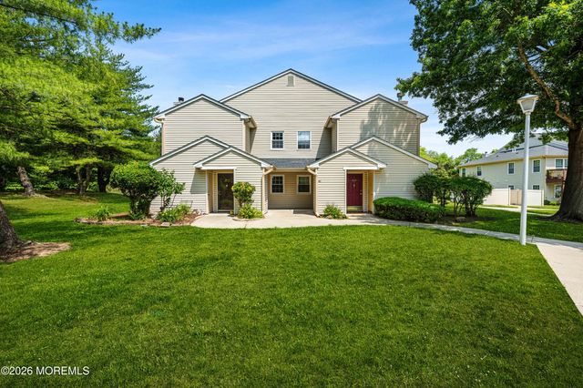 471 Hawthorne Place, Morganville, NJ 07751